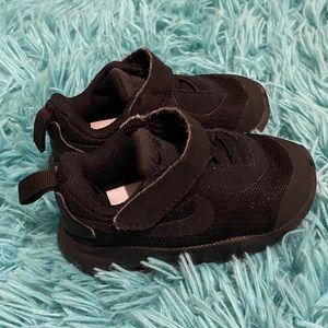 Infant size 4c Nike air shoes